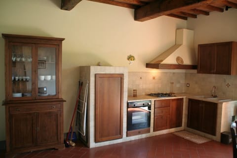 Condo (Il Vigneto) | Private kitchen | Full-size fridge, oven, stovetop, cookware/dishes/utensils