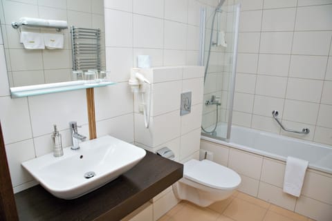 Standard Apartment, 1 Bedroom | Bathroom | Hair dryer, slippers, towels