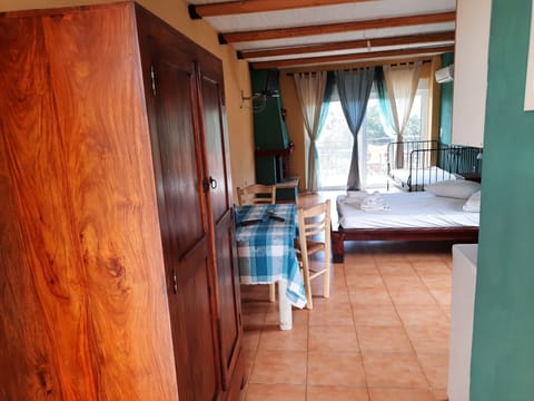 Egyptian cotton sheets, premium bedding, individually decorated