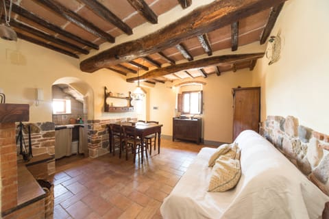 Superior Apartment, 1 Bedroom | In-room dining