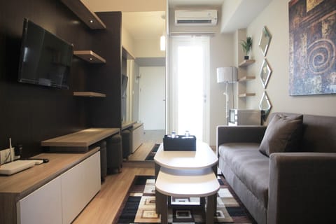 Room | Living area | TV