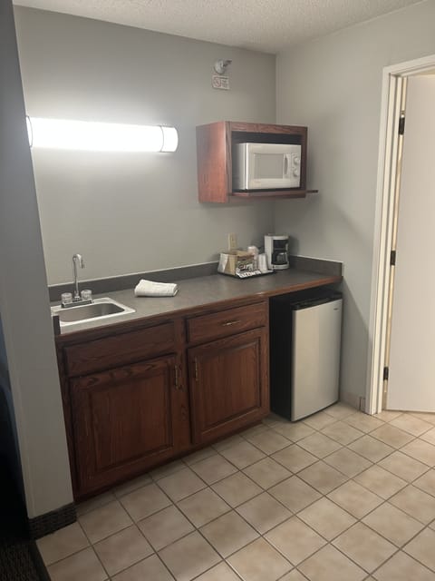 Business Suite | Private kitchen | Coffee/tea maker