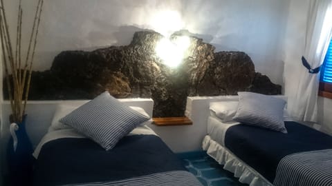 Iron/ironing board, WiFi, wheelchair access