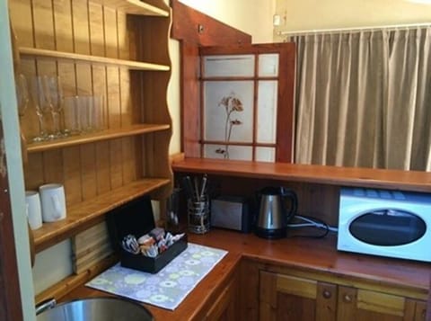 Suite (Clydesdale) | Private kitchen | Fridge, microwave, electric kettle, toaster
