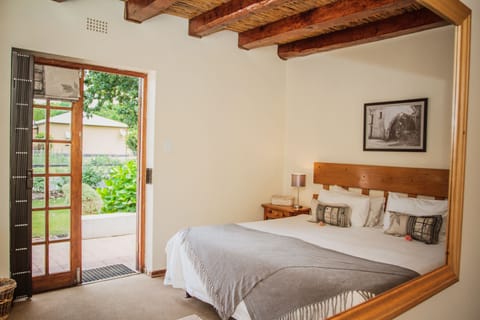 Hadida Budget Double / Twin Room - Street View  | Terrace/patio