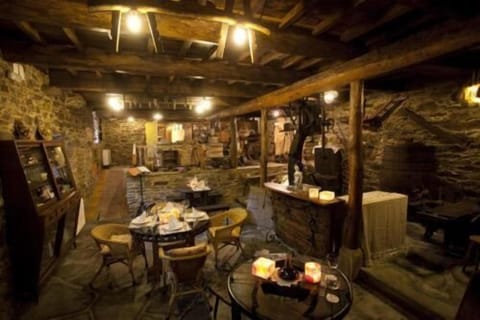 Breakfast, lunch and dinner served