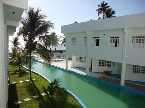 2 outdoor pools