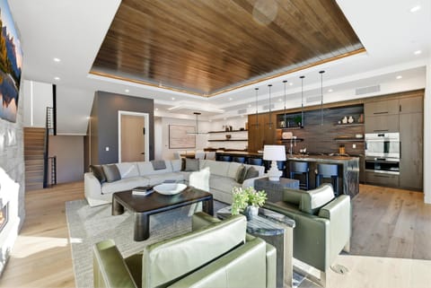 Townhome, 5 Bedrooms (Residence) | Premium bedding, pillowtop beds, in-room safe, desk