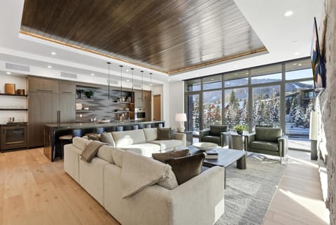 Townhome, 5 Bedrooms (Residence) | Premium bedding, pillowtop beds, in-room safe, desk