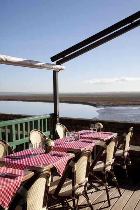 Double or Twin Room, 2 Twin Beds, Sea View | Beach/ocean view