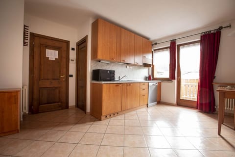 Apartment, 1 Bedroom (Casa Brunnlein 2 ) | Private kitchen | Fridge, microwave, coffee/tea maker, electric kettle