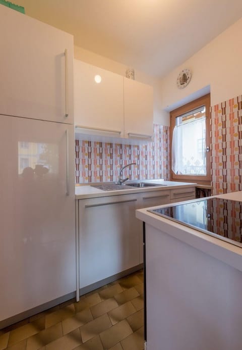 Apartment, 2 Bedrooms | Private kitchen | Full-size fridge, microwave, oven, stovetop