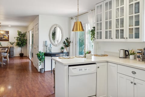 Luxury House | Private kitchen | Coffee/tea maker