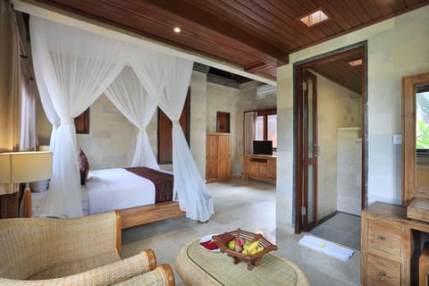 Royal Villa, 1 King Bed, Terrace, Garden Area | Premium bedding, minibar, in-room safe, individually decorated