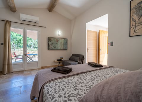 Studio | Minibar, in-room safe, individually decorated, individually furnished