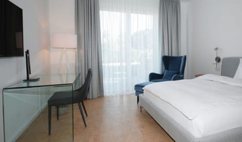 Double Room | Premium bedding, in-room safe, desk, blackout drapes