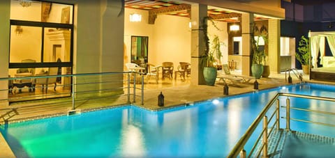 Outdoor pool, sun loungers