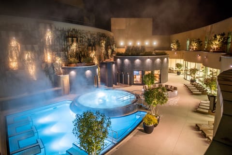 Sauna, body treatments, aromatherapy, hot stone massages, body wraps