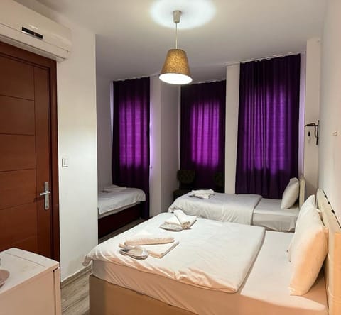Standard Triple Room | Hypo-allergenic bedding, in-room safe, soundproofing, free WiFi