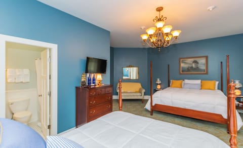 Triple Room (Osborne) | Iron/ironing board, free WiFi, bed sheets