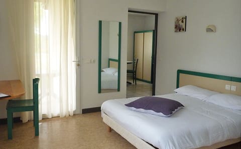 Individually furnished, free WiFi, bed sheets