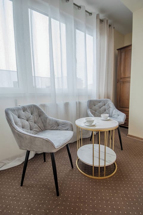 Double Room | Iron/ironing board, free WiFi, bed sheets