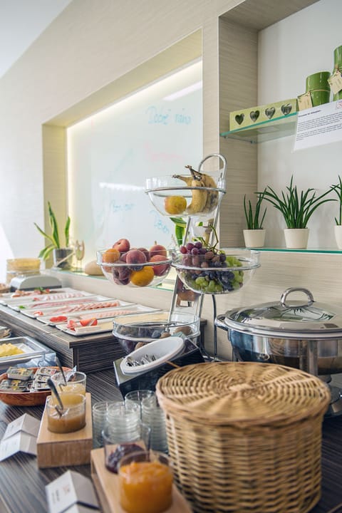 Daily buffet breakfast for a fee
