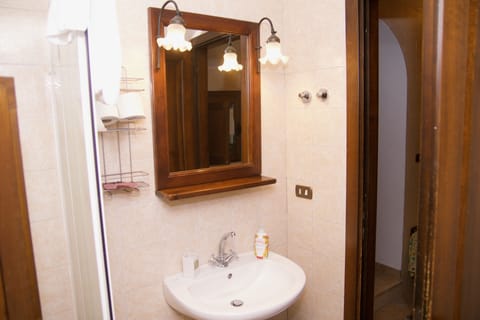 Free toiletries, bathrobes, bidet, towels