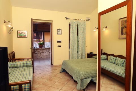 Triple Room | Premium bedding, in-room safe, desk, free cribs/infant beds