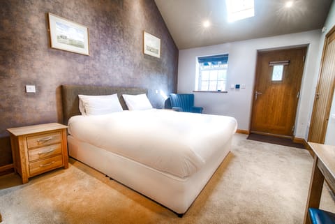 Superior Deluxe Double or Twin Room | Desk, free WiFi, bed sheets