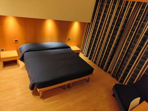 Comfort Double or Twin Room | Premium bedding, in-room safe, desk, laptop workspace