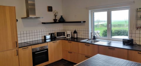 Villa, 4 Bedrooms | Private kitchen | Full-size fridge, microwave, oven, stovetop