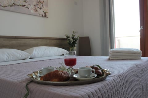 Desk, blackout drapes, soundproofing, free WiFi