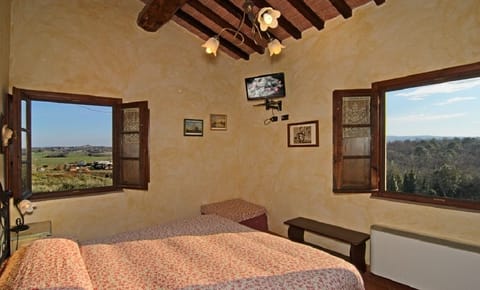 Cribs/infant beds, free WiFi, bed sheets