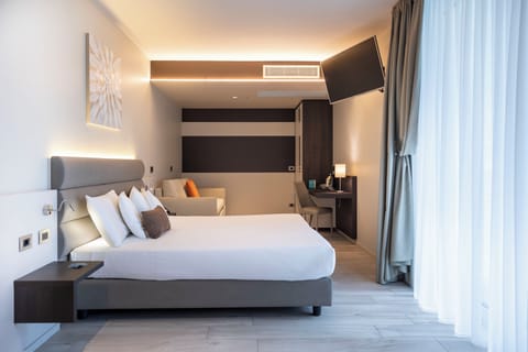 Minibar, in-room safe, desk, cribs/infant beds