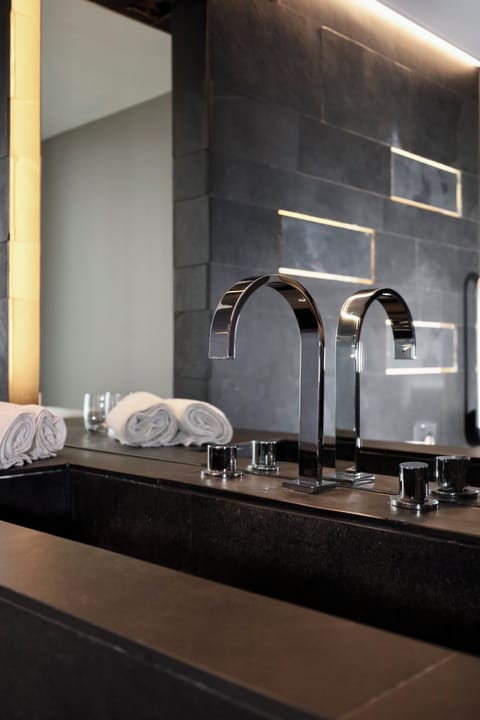 Suite (wellness included) | Blackout drapes, soundproofing, cribs/infant beds, free WiFi