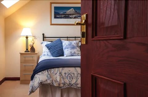 Superior Double or Twin Room | Blackout drapes, soundproofing, iron/ironing board, free WiFi
