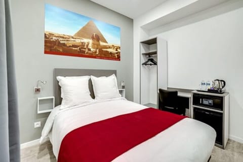 Standard Double Room, 1 Queen Bed, Non Smoking | Individually decorated, individually furnished, desk, iron/ironing board