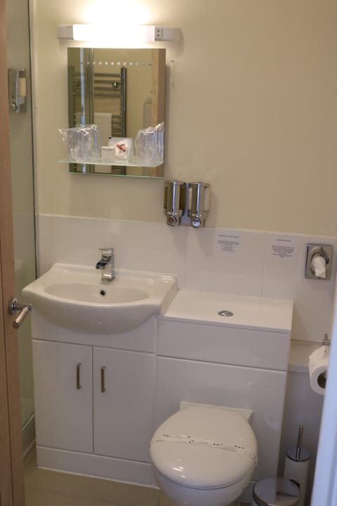 Double or Twin Room | Bathroom sink