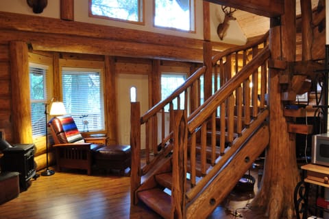 Luxury Cottage, 2 Queen Beds, Non Smoking | Living area | Flat-screen TV