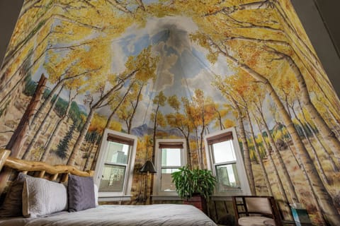Aspen | Down comforters, desk, iron/ironing board, free WiFi