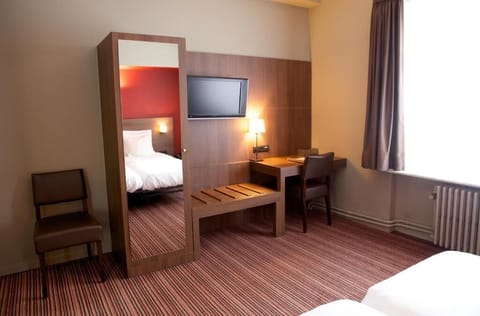 Hypo-allergenic bedding, desk, blackout drapes, soundproofing