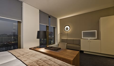 Comfort Room | Premium bedding, minibar, in-room safe, desk