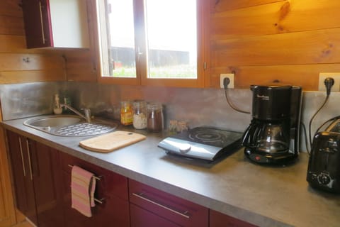 Cottage | Private kitchen | Full-size fridge, microwave, stovetop, coffee/tea maker