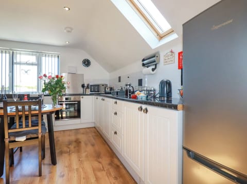 Cottage | Private kitchen | Cookware/dishes/utensils