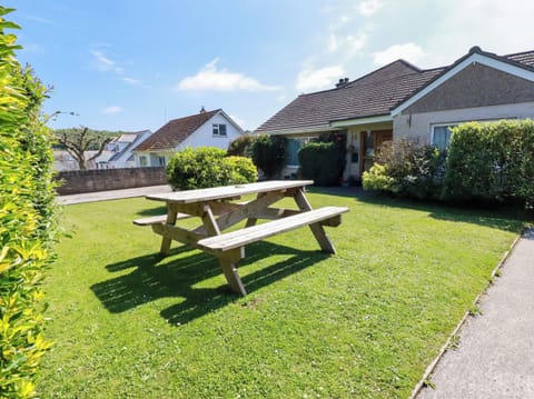 Cottage | Outdoor dining