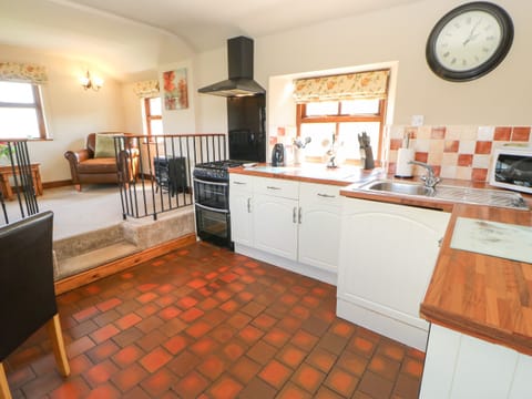 Cottage | Private kitchen | Cookware/dishes/utensils