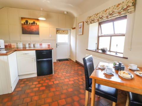 Cottage | Private kitchen | Cookware/dishes/utensils