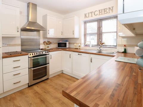 Cottage | Interior