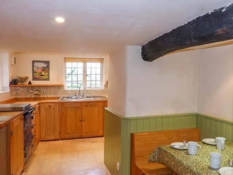 Cottage | Private kitchen | Highchair, cookware/dishes/utensils